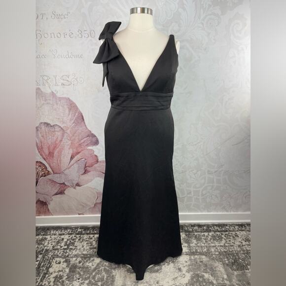 Mac Duggal Dresses & Skirts - Mac Duggal Style 49454 size 16 NWOT Shoulder Bow